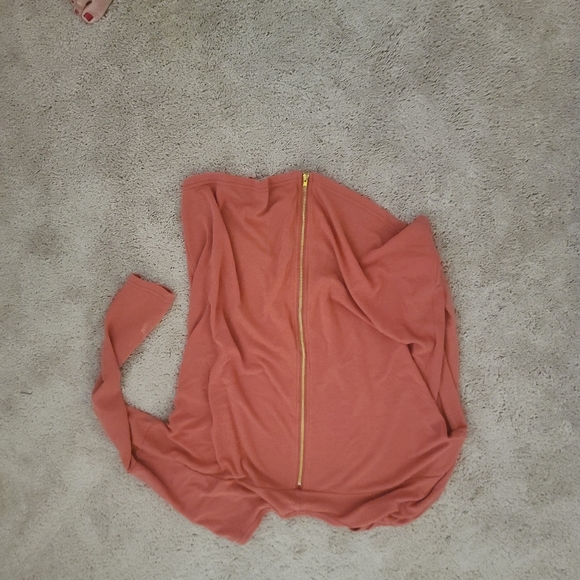 Lulu's sweater - Picture 2 of 2